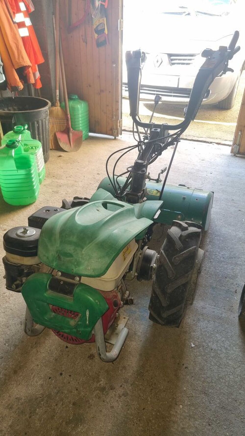 Motoculteur Ferrari S&eacute;rie 330 avec 2 outils Jardin