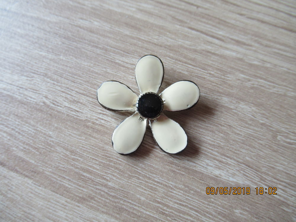 Pendentif Fleur Bijoux et montres