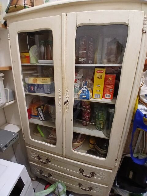 Armoire vitrée Sainte-Croix-de-Quintillargues (34)