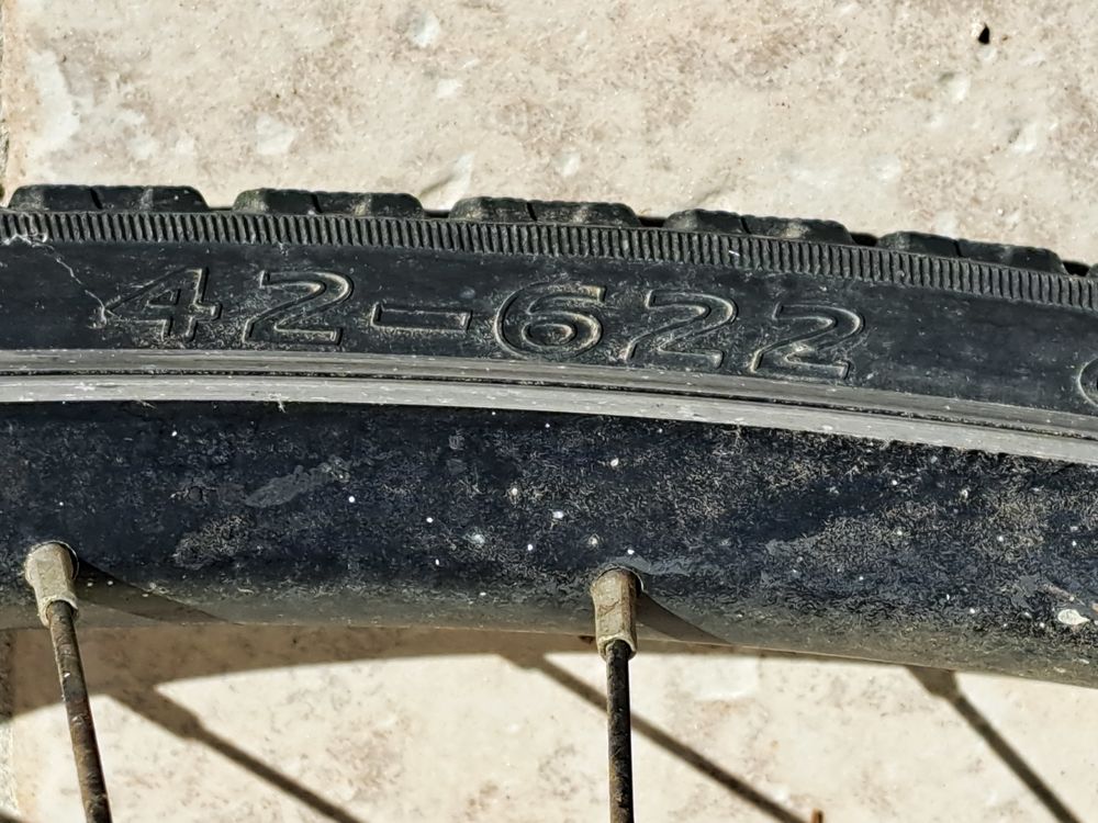 VELO VTC 28 POUCES Vélos