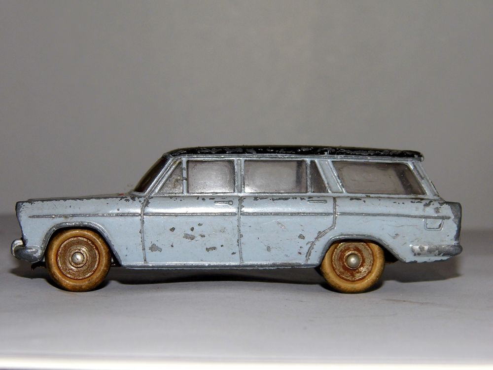 Dinky toys FIAT 1800 MECCANO 548 voiture collection vintage jouet ancien 