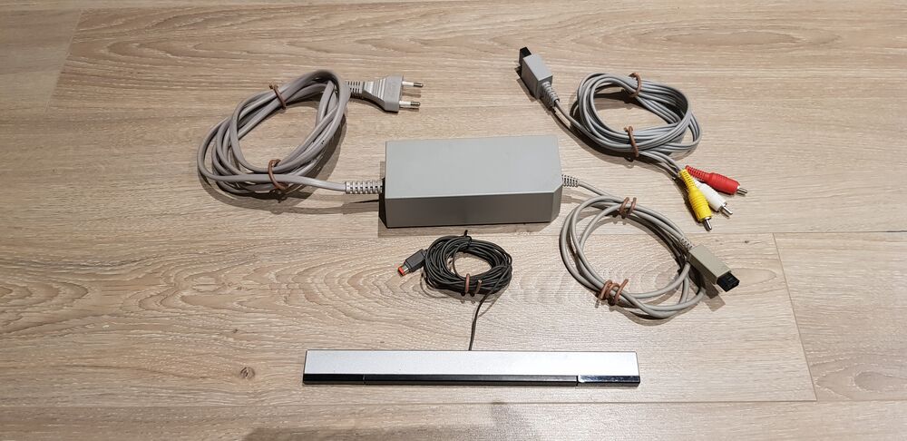 Console Nintendo Wii + manette + jeux Consoles et jeux vidéos