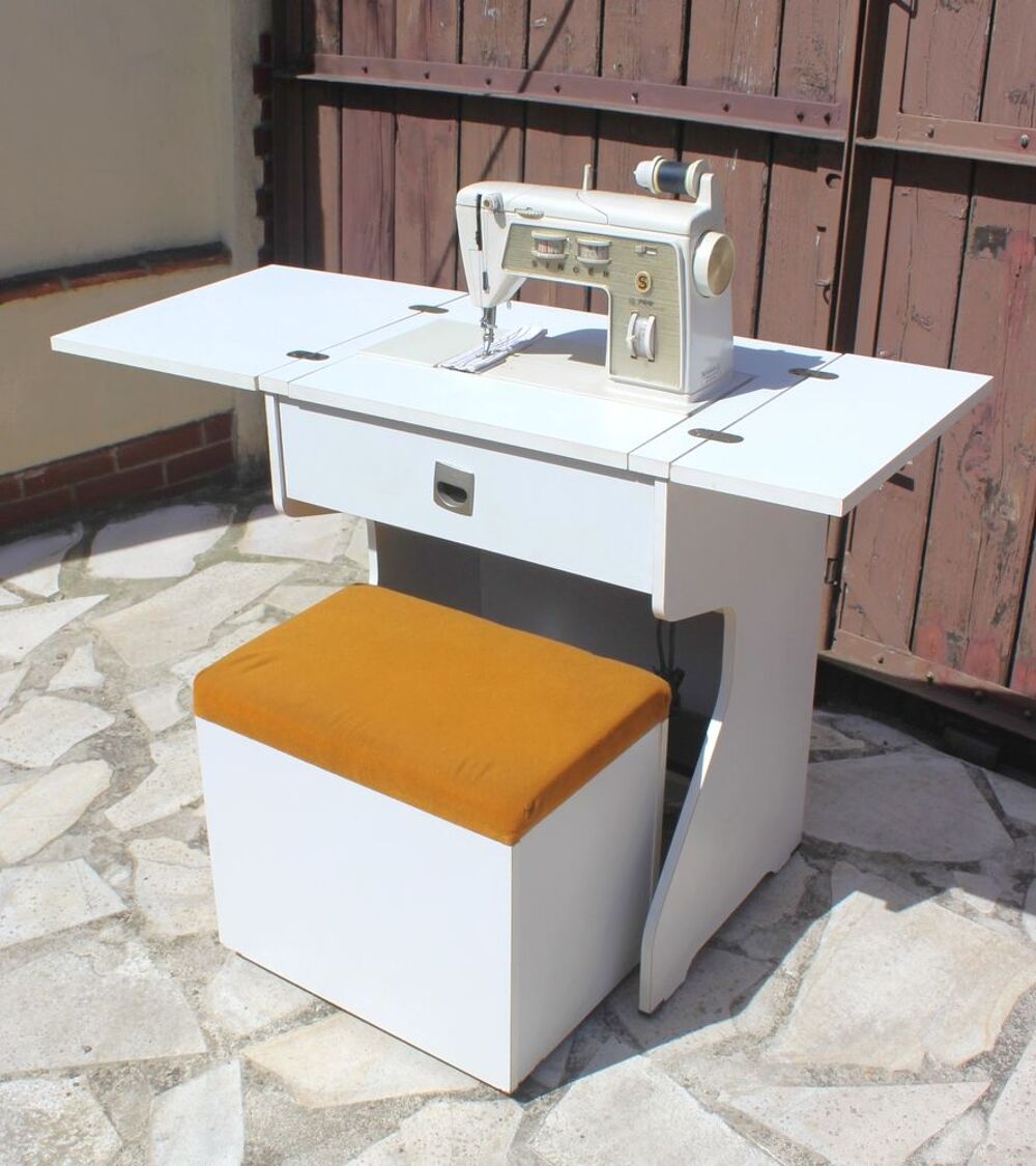 Machine &agrave; coudre et &agrave; broder Meubles