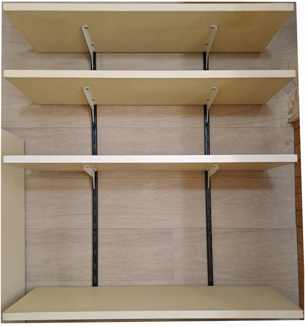 4 Etag&egrave;res tr&egrave;s robustes, parfaitement planes, en bois laqu&eacute; Bricolage