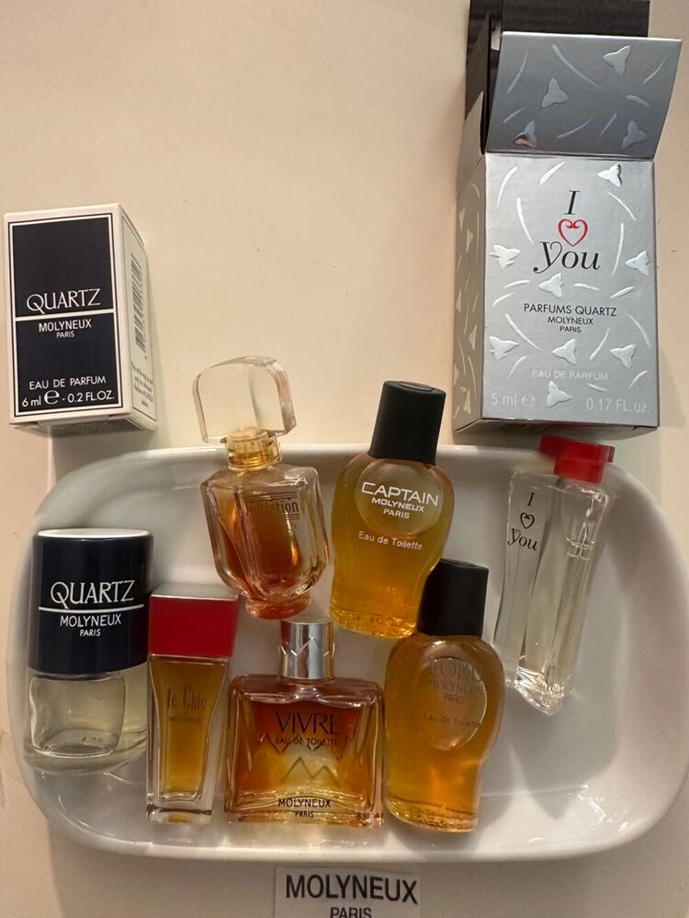Lot de 100 miniatures de parfum de grandes marques 