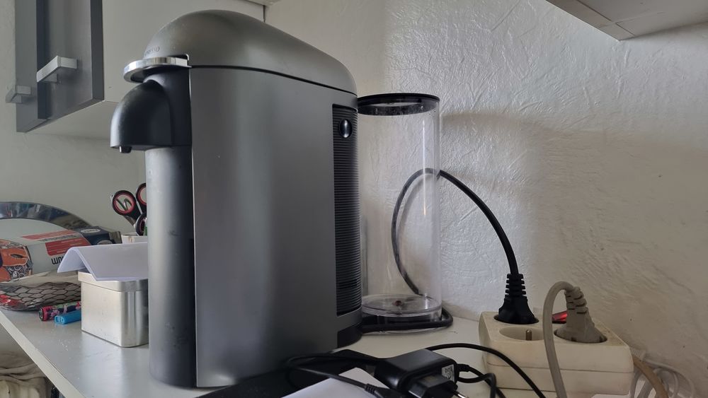 cafeti&egrave;re nexpresso vertuo avec 70 dosette costa Rica. Electroménager