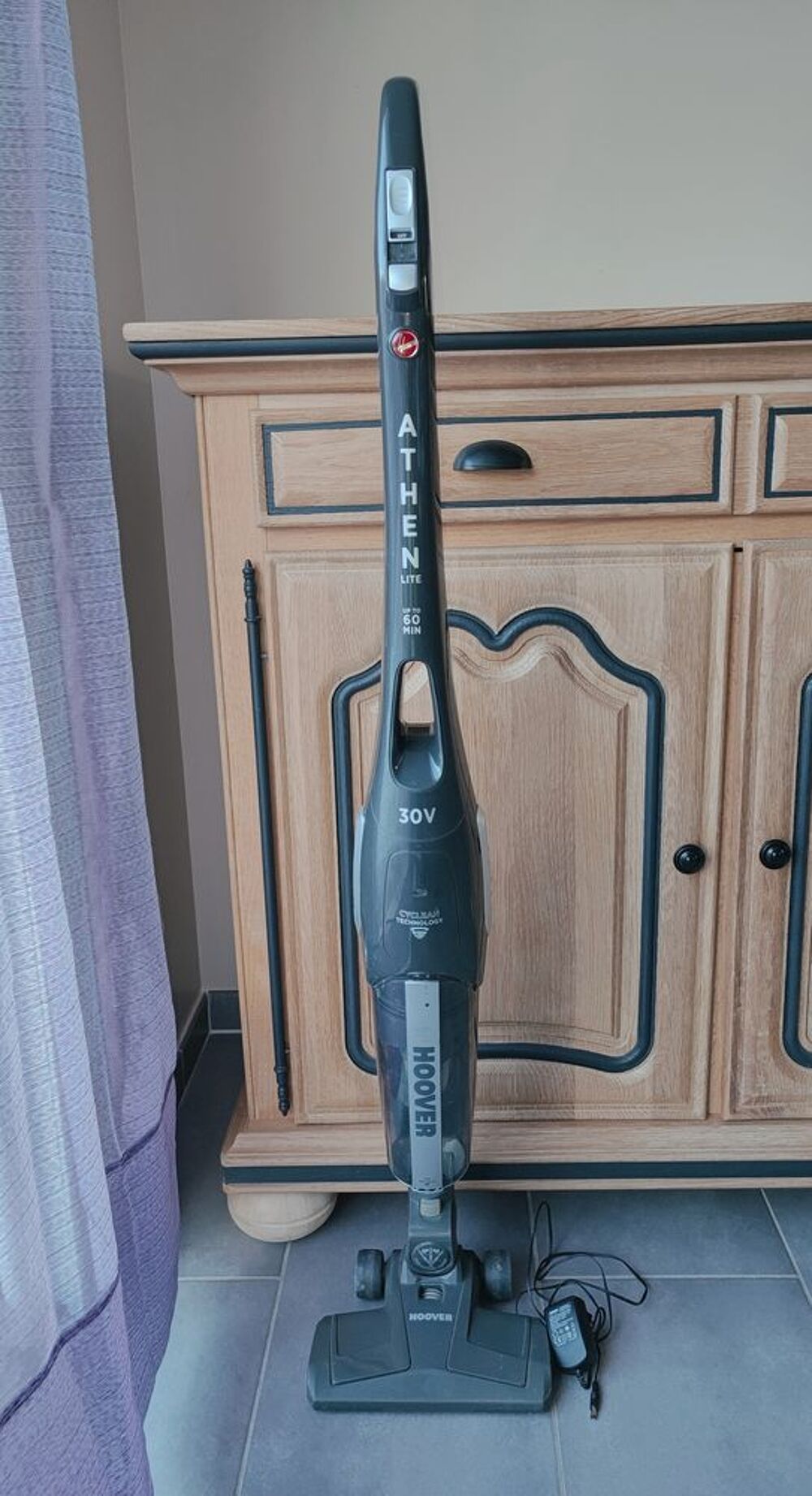 ? Aspirateur balai sans fil - Hoover ? Electrom�nager