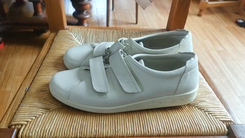Baskets blanches marque ECCO 10 Hricourt (70)