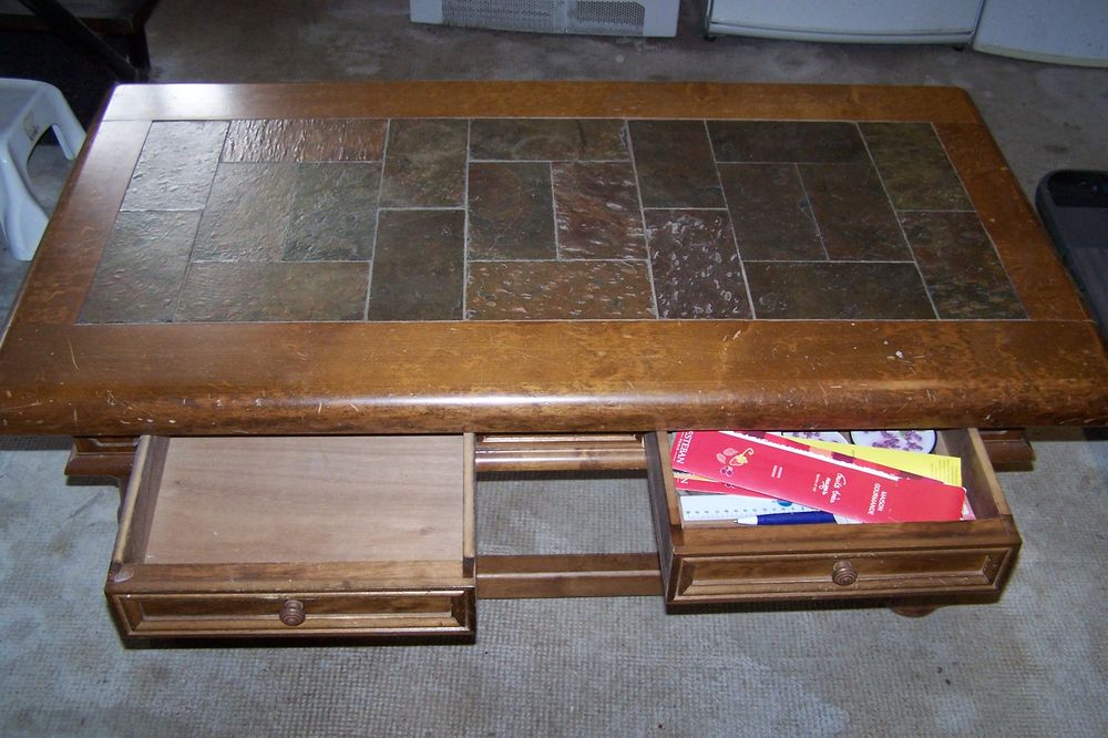 Table de salon en aulne et pierre de schiste Meubles
