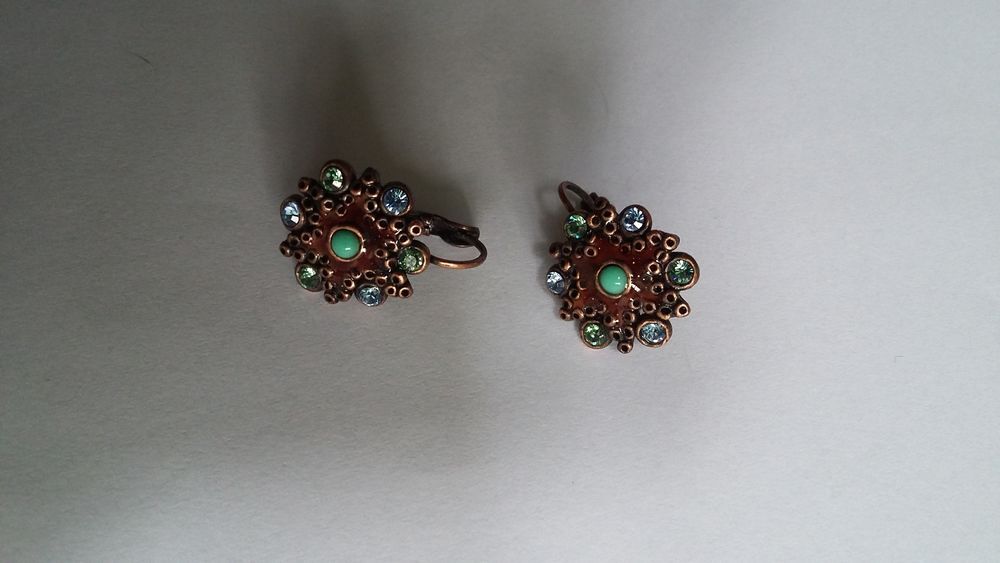 Vintage boucles d'oreilles TARATATA : dormeuses Bijoux et montres