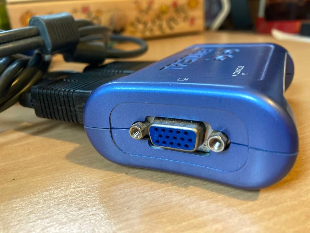Switch Trendnet 2 ordi-1 ecran TK207 Matériel informatique