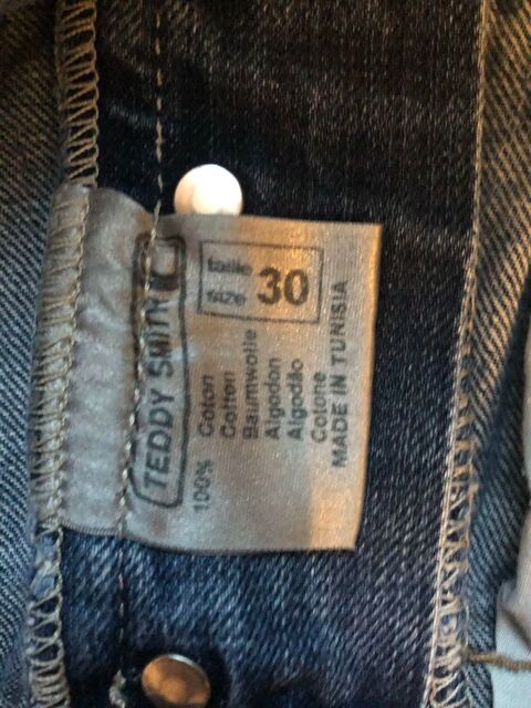 bermuda en jean fantaisie   Teddy Smith   T 40 �tat neuf 7 Les Brouzils (85)