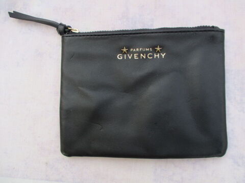 Jolie Petite Trousse Noire - Neuve 11 La Fert�-Alais (91)