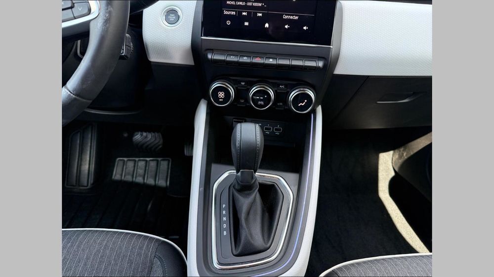 Clio V Clio E-Tech full hybrid 145 Techno 2023 occasion 91300 Massy