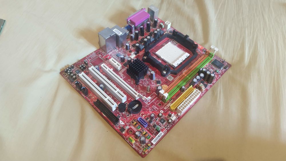 Carte m&egrave;re AM2+/AM2
Matériel informatique