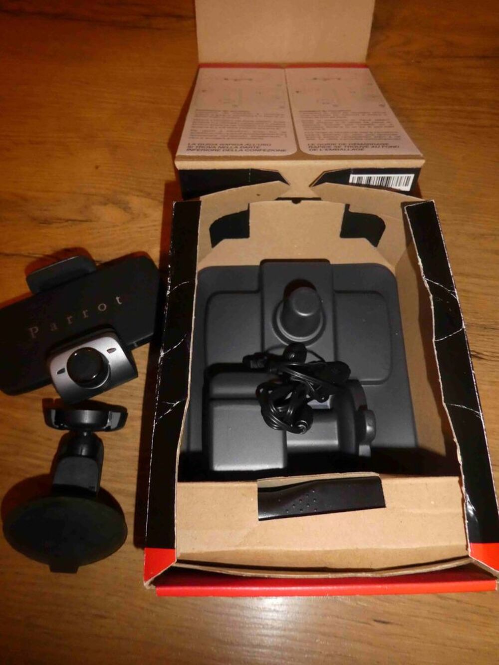 Kit bluetooth t&eacute;l&eacute;phone Parrot mains libres Téléphones et tablettes