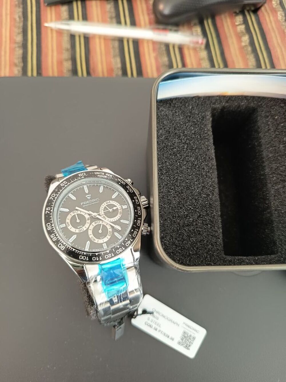 Montre Fredric Chronograph acier COD.58 ? Neuve avec coffret Bijoux et montres