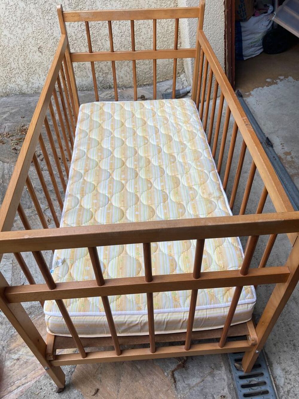 Lit b&eacute;b&eacute; bois Mobilier enfants