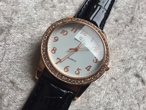 MONTRE FEMME CHTIME NEUVE Envoi Possible 10 Tr�gunc (29)