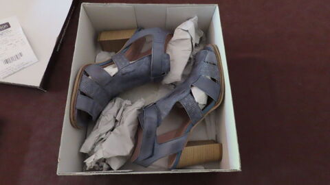 Paire de chaussures 40 Le Crest (63)