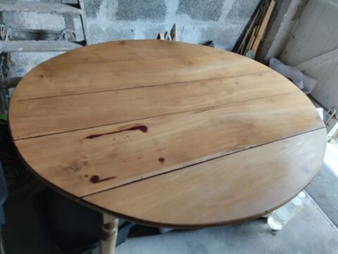 Table ovale en chtaigner 250 Annonay (07)