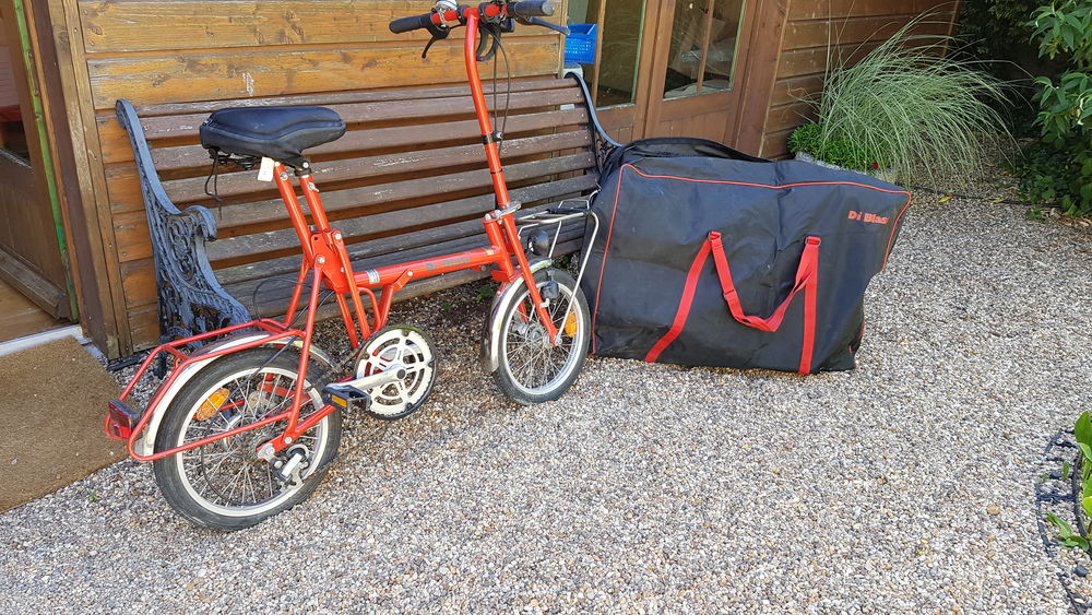 Deux V&eacute;los pliant DI BLASI avec housses : 300 €; l'un : 150€ Vélos