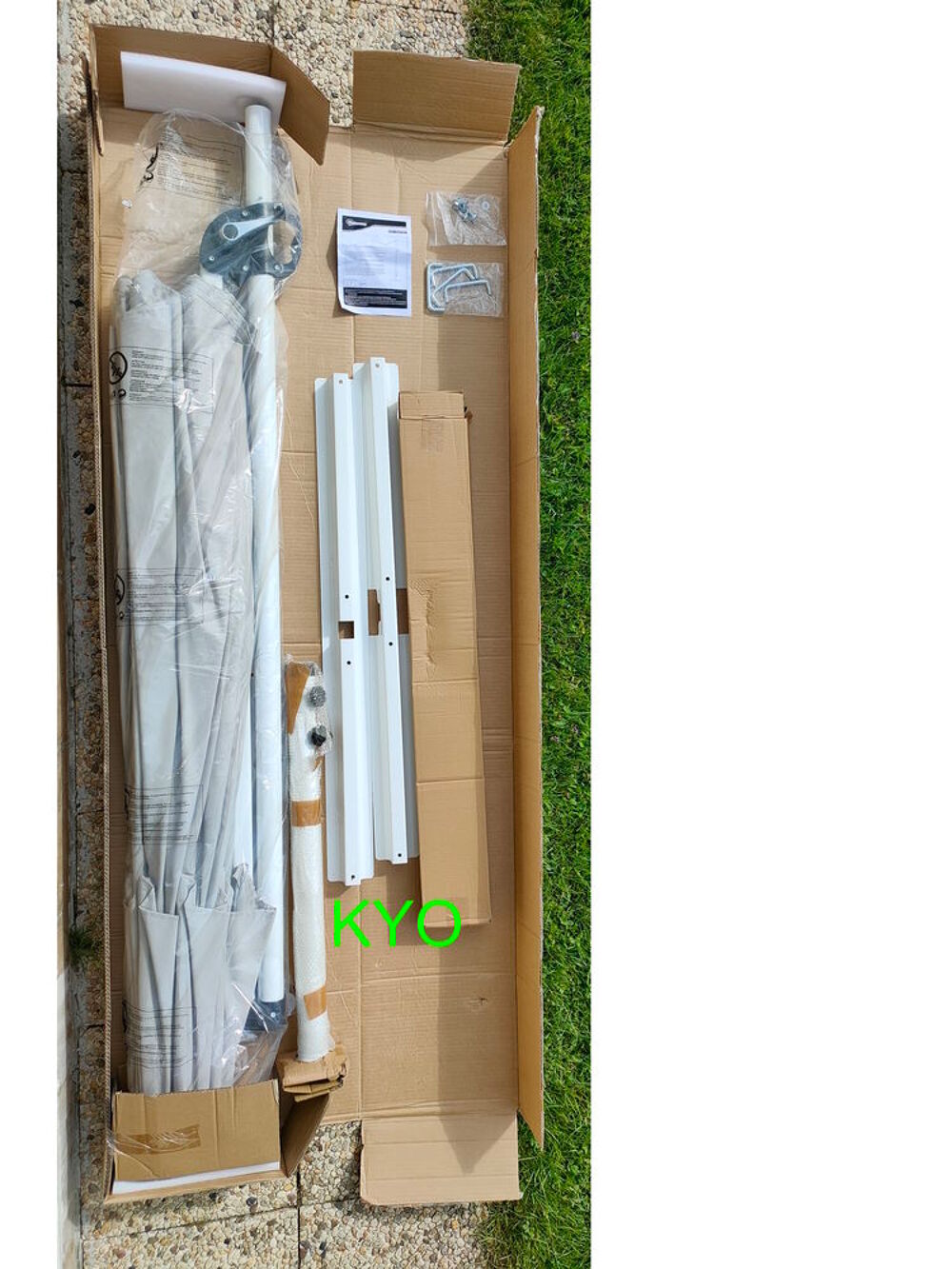 OUTSUNNY Lot Parasol d&eacute;port&eacute; rond gris 3mx2,5m avec 4 Dalles Jardin