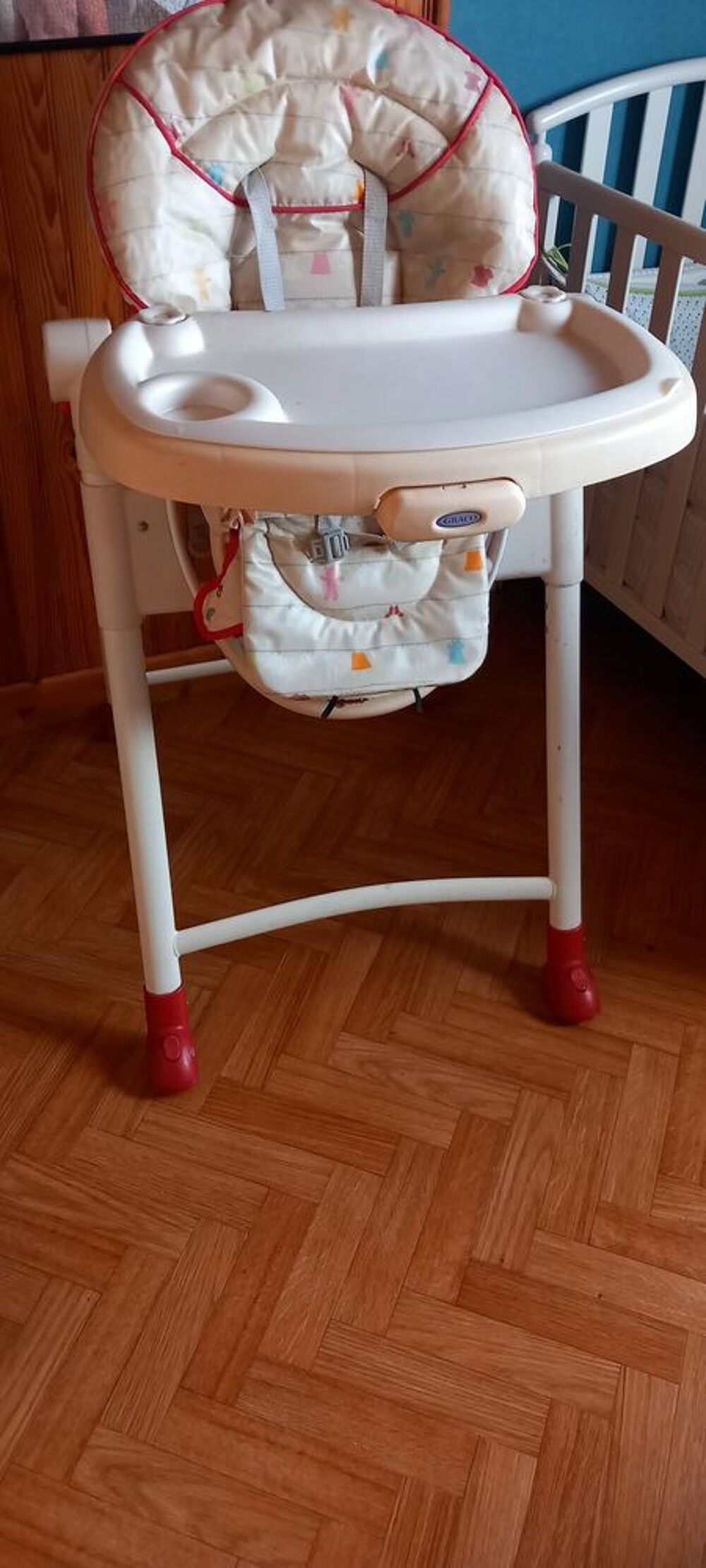 Lit b&eacute;b&eacute;, chaise haute, lit pliant Puériculture
