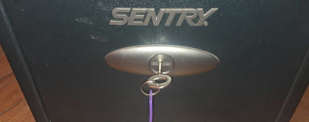 Coffre-fort Sentry(excellent &eacute;tat) Bijoux et montres