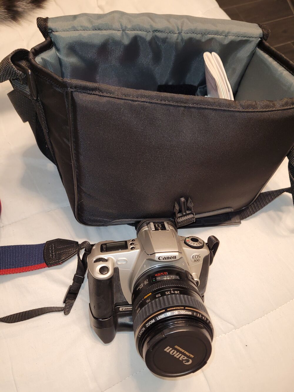 appareil photo canon EOS300
Photos/Video/TV