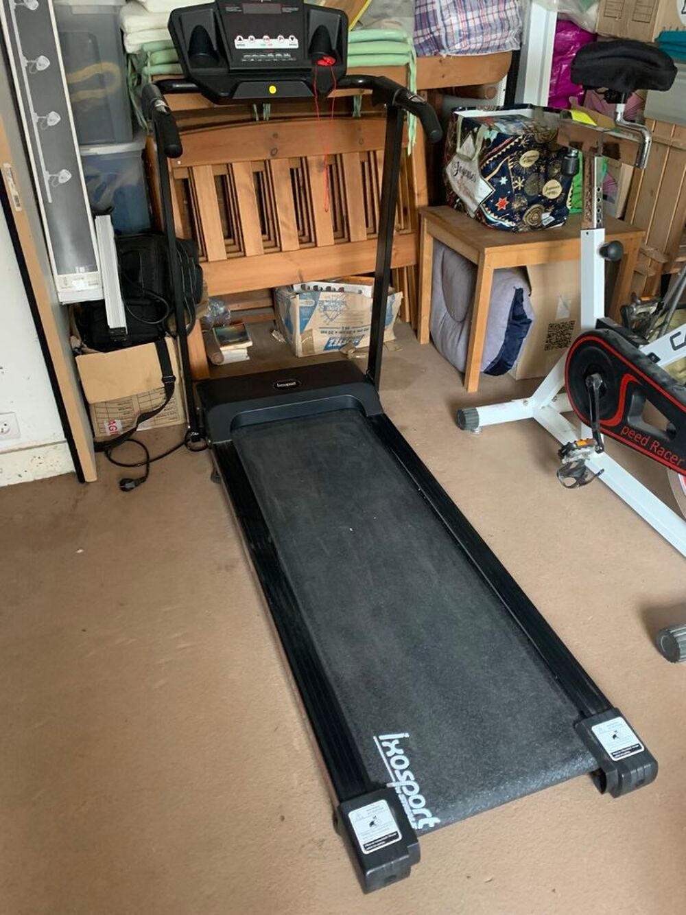 Tapis de marche et de course IXOSPORT 732
Sports
