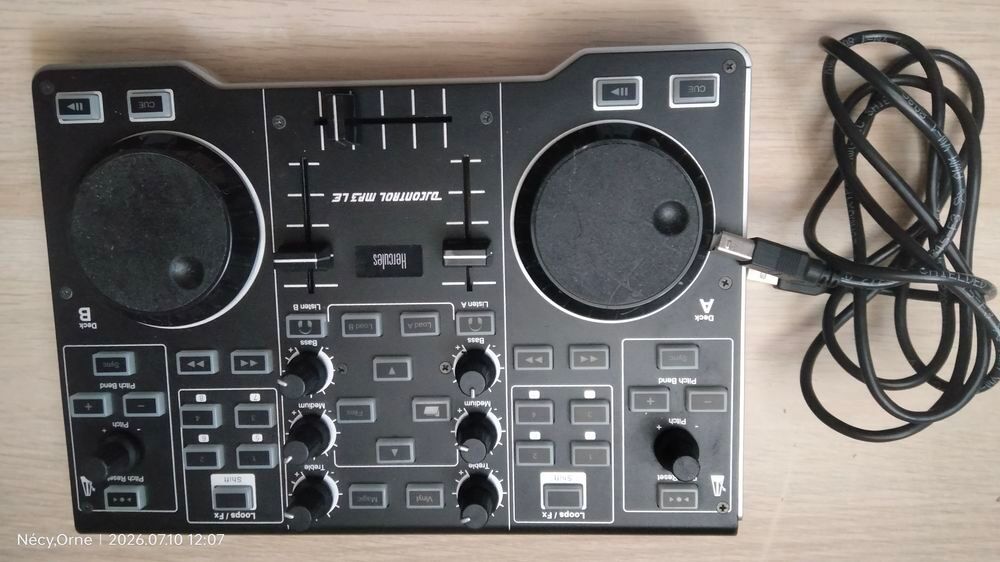 TABLE DE MIXAGE HERCULES Audio et hifi