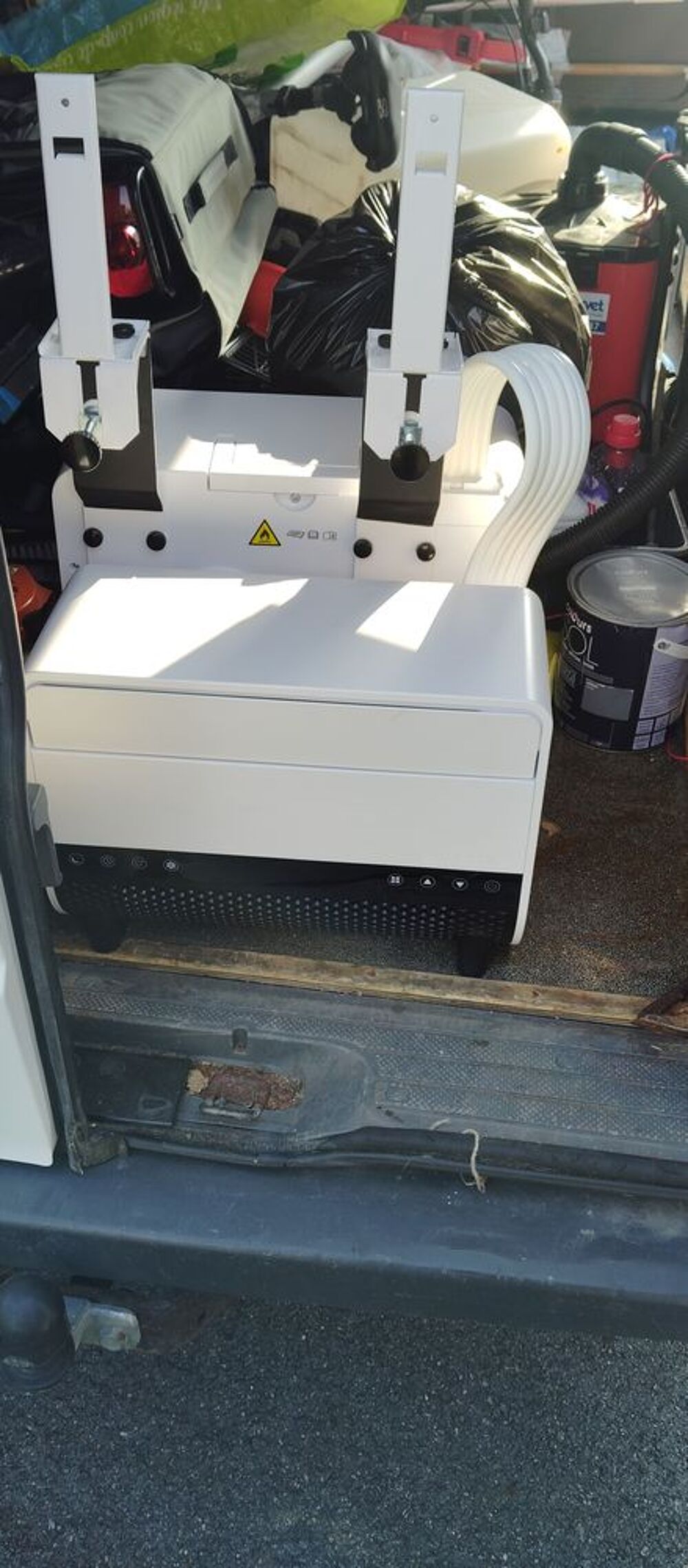 Climatiseur blanc Bricolage