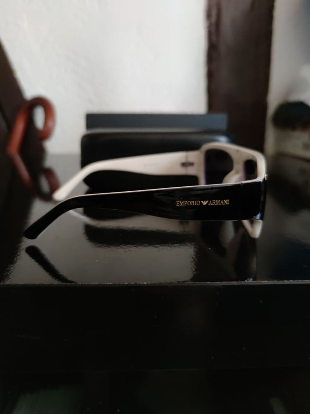 lunettes de soleil emporio armani mixte noire et blanche Bijoux et montres