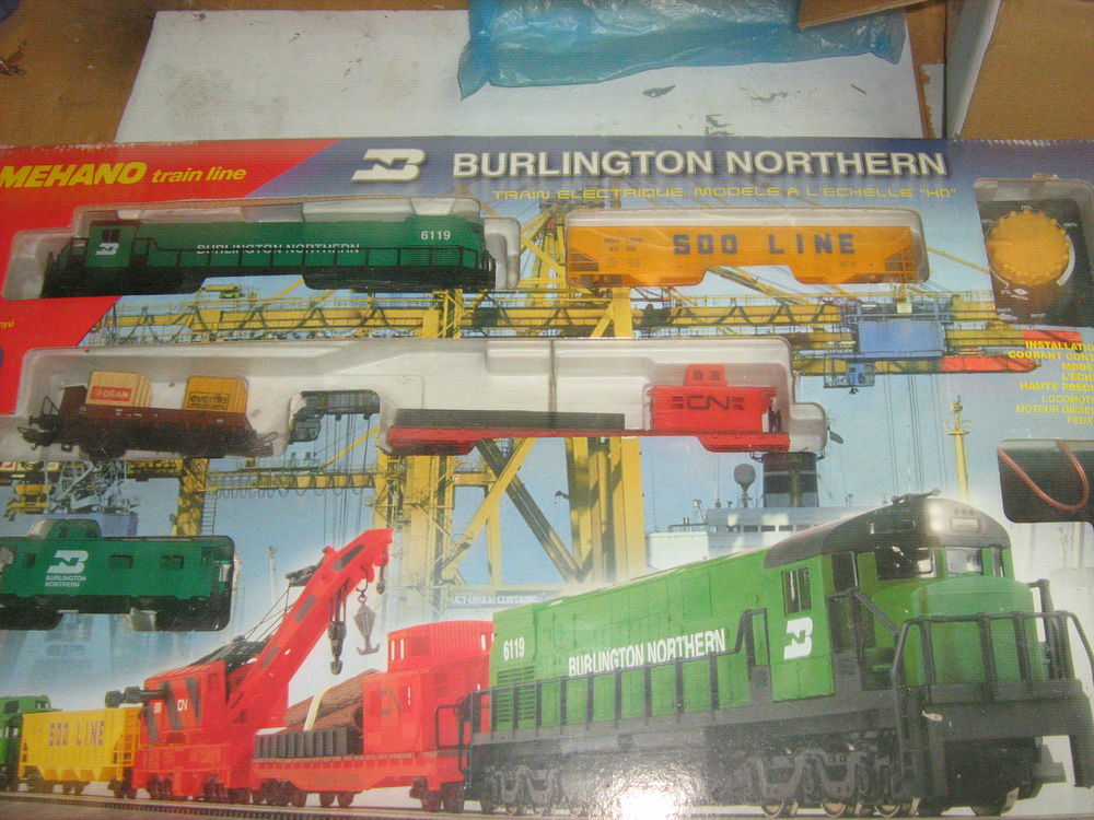 lot 2 coffrets train HO ,1 TGV Atlantique et 1 Burlington 