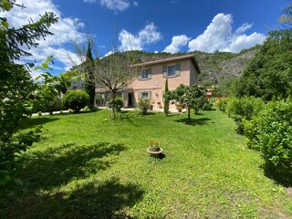  Villa  vendre 6 pices 171 m