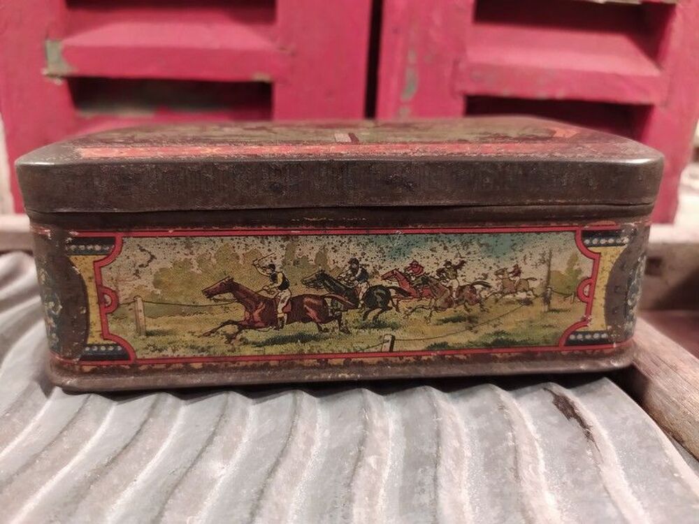 Ancienne Boite Publicitaire Soci&eacute;t&eacute; des Biscuits Fran&ccedil;ais 