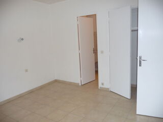  Appartement à louer 2 pièces 50 m² Sens