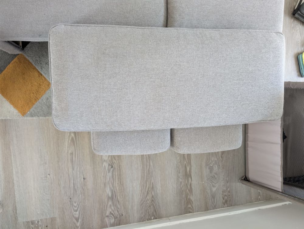 Grand canap&eacute; d'angle convertible gris - Coffre et 2 poufs Meubles