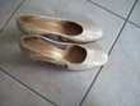 Chaussures marque Bally Suisse tout cuir neuves 37 Chaussures
