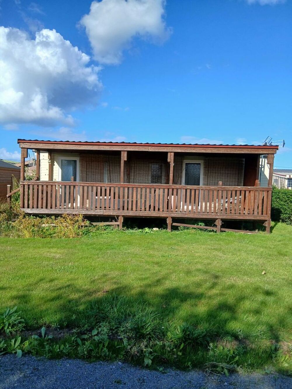 GRANDE TERRASSE COMPL&agrave;ˆTE EN BOIS MASSIF Jardin