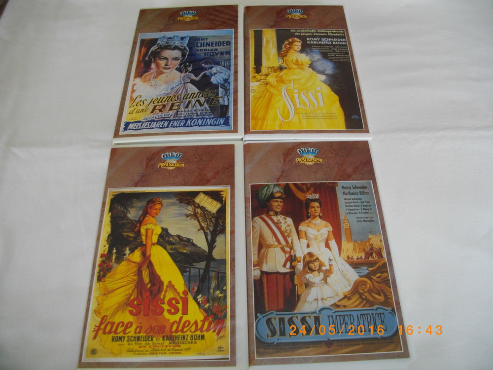 Coffret de quatre cassettes vid&eacute;o vhs de : "SISSI"
DVD et blu-ray