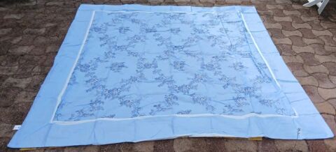 Couette / Plaid L�ger : Dimensions 195 X 197 cm - Neuve 5 La Fert�-Alais (91)