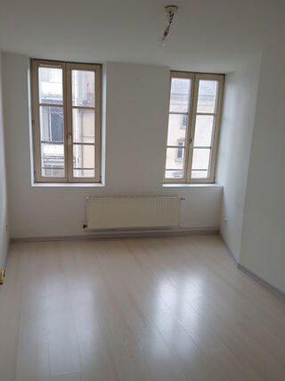  Appartement à louer 3 pièces 47 m²