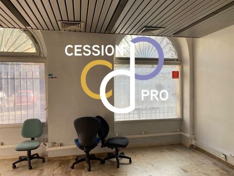 LOCAL COMMERCIAL OU PROFESSIONNEL DE 135M2 A FORTE VISIBILITÉ A LOUER SUR UNE PLACE DYNAMIQUE NIMOIS 960 30000 Nimes