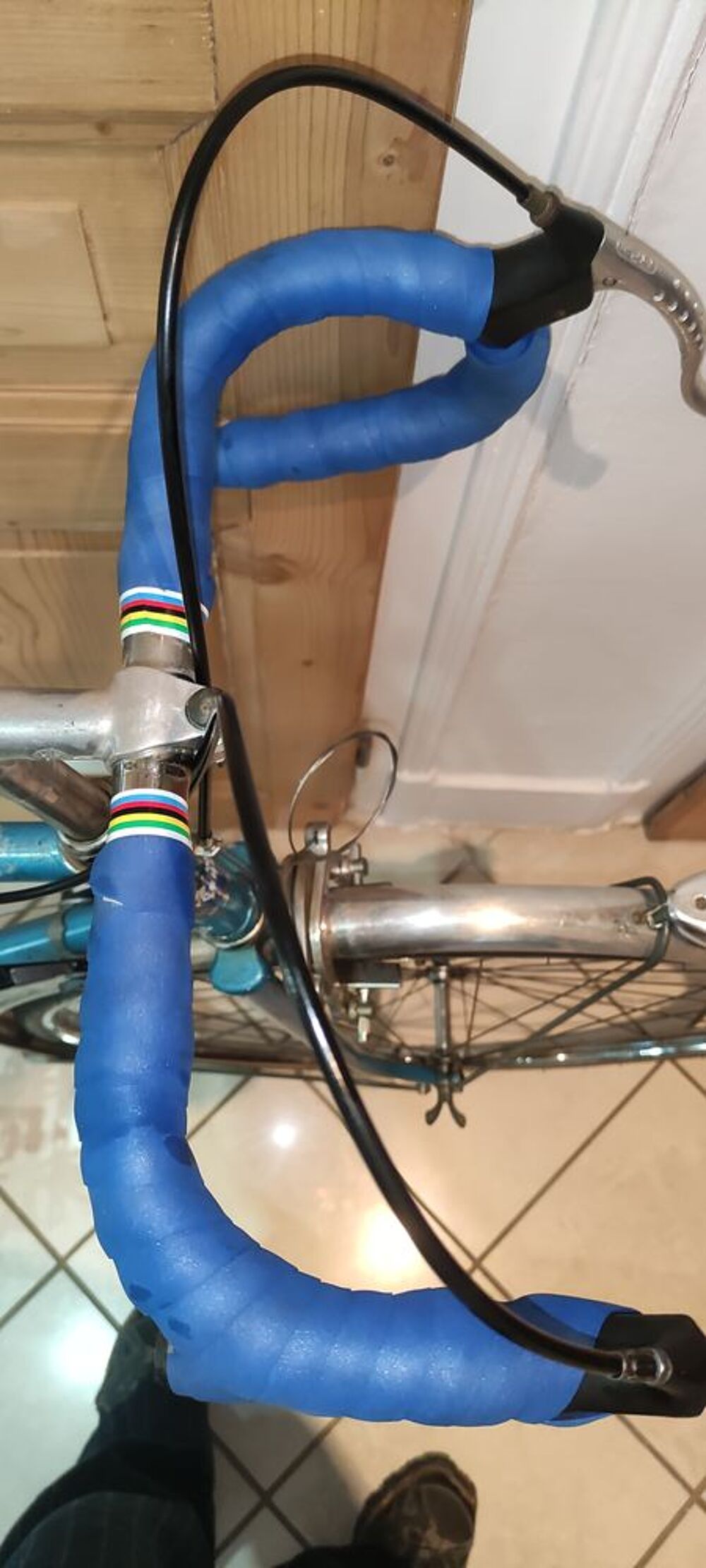 Rare Un v&eacute;lo de course YCENNA cadre acier bleu 57 cm. Tr&egrave;s b Vélos