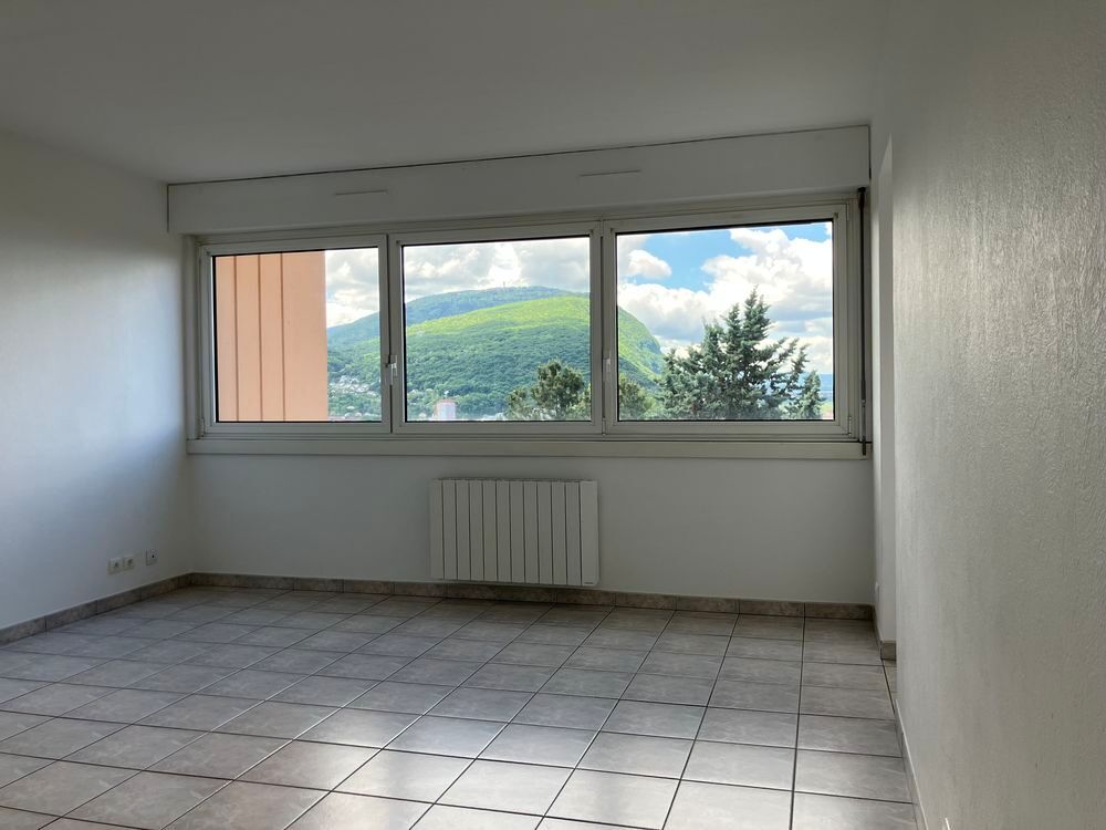 Location Appartement Appartement T3 bis lumineux, vue Salève, 80 m2 + garage+cave Vétraz-monthoux
