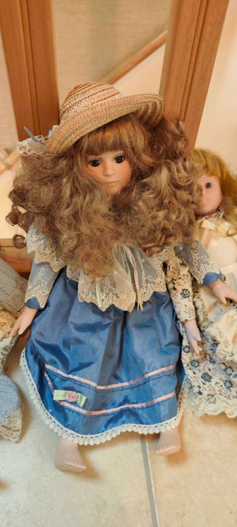Poup&eacute;e en porcelaine ancienne Jeux / jouets
