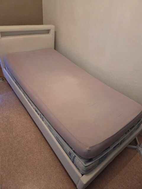 lit une personne �  led avec t�l�commande et deux matelas 200 Saint-Just-en-Chauss�e (60)