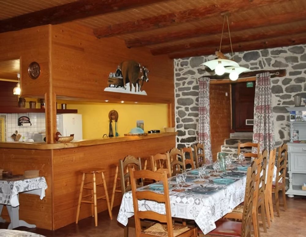   Gîte 4 étoiles Le Parsou 15 personnes max Auvergne, Cussac (15430)
